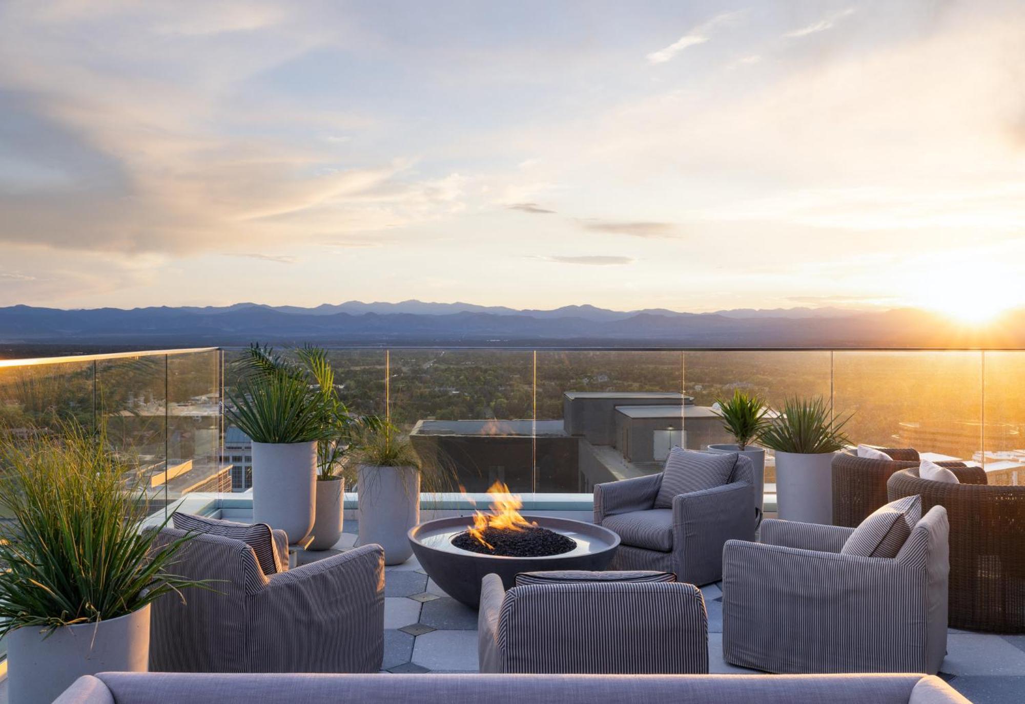 Kimpton Claret Hotel By Ihg Denver Exterior photo